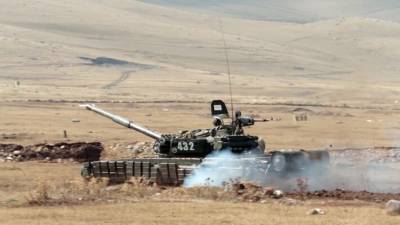 Военные аналитики объяснили уязвимость бронетехники в Нагорном Карабахе