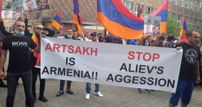 Митинг в центре Варшавы: от президента Польши требуют активности в вопросе Карабаха