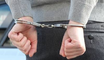 Бывшего полицейского осудили на 13,5 лет колонии за сбыт наркотиков