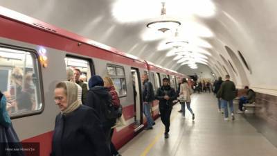 Видео избиения кашляющей без маски москвички в метро появилось в Сети