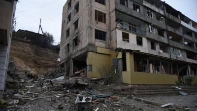 Окраины Степанакерта вновь подверглись мощному обстрелу, один снаряд попал в детский сад