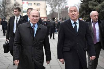 Путин принял отставку Васильева с поста главы Дагестана и назначил его своим советником
