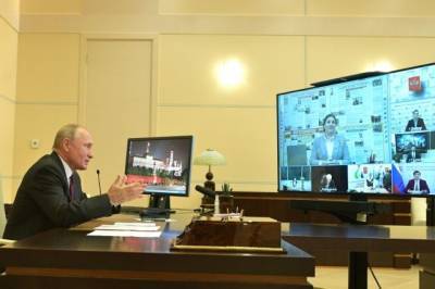 Путин назвал несерьезными разговоры о полном переводе школ на удаленку