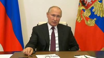 Путин предложил продлить упрощенку при получении справок до конца года