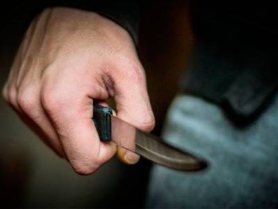 В Запорожье мужчина чуть не убил 16-летнего сына, ранив ножом