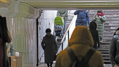 В подземном переходе в центре Челябинска покалечились сразу два человека, власти считают проблему точечной