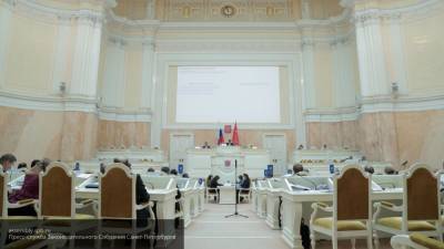Спикер Макаров боится потерять власть над депутатами после поправок Беглова