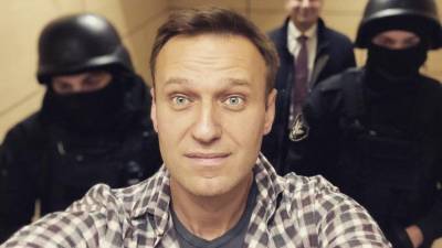«Использовали как отработанный материал»: немецкий депутат допустил связь Навального с ЦРУ