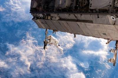 Поиски утечки воздуха в российском модуле на МКС приостановили