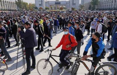 Во время беспорядков в столице Кыргызстана пострадали 28 человек