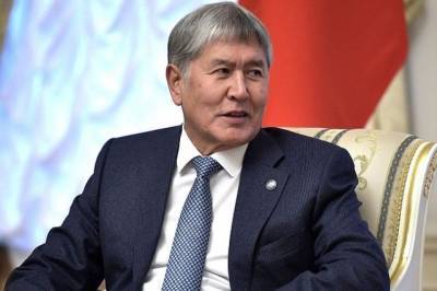 В Киргизии протестующие освободили экс-президента Атамбаева из СИЗО
