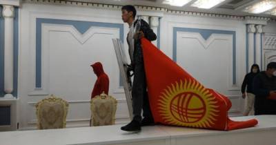 Оппозиция Киргизии на митинге призвала создать народное правителство