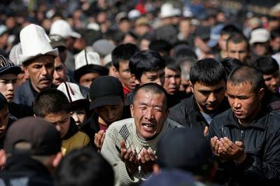 Разгон митинга в Бишкеке: более 100 пострадавших