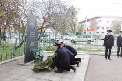 В Бурятии полицейские почтили память капитана милиции, убитого грабителями