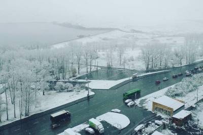 Показываем фото засыпанного снегом Красноярска