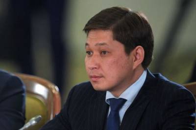 В Киргизии протестующие освободили из колонии бывшего премьера Исакова