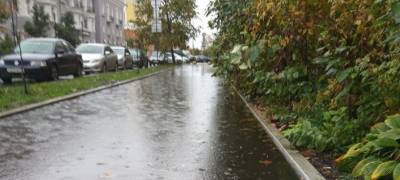 Власти Петрозаводска не принимают у подрядчика тротуары, превращающиеся после дождя в реки