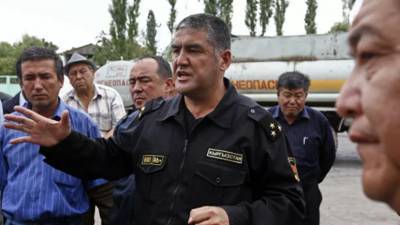 СМИ: Экс-замглавы МВД провозглашён комендантом Бишкека
