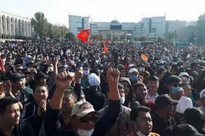 Протесты в Киргизии: Количество пострадавших возросло до 590 человек, есть погибший
