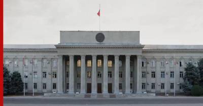 Протестующие в Киргизии захватили здание правительства