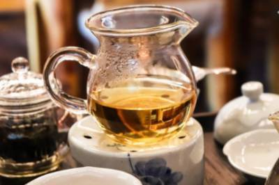 Диетолог Юсеф рассказал о важности употребления чая с шафраном по утрам