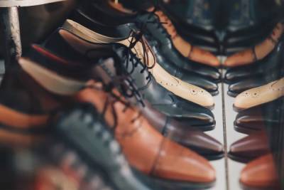 Выручка магазинов обуви в Петербурге упала на 26%
