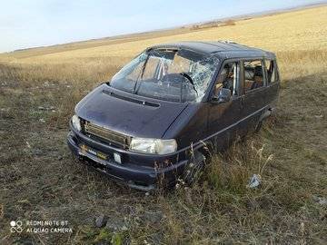 В Башкирии иномарка улетела в кювет после касательного столкновения с попутной машиной