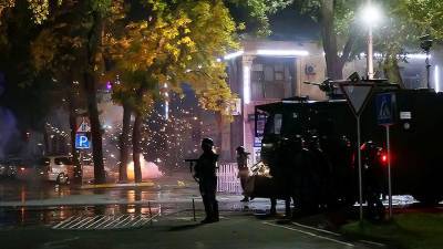В Бишкеке в ходе протестов пострадали 190 сотрудников милиции