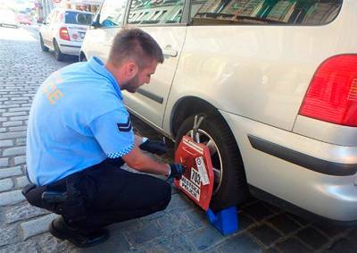 Чех попросил полицию надеть «башмак» на свой автомобиль