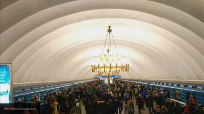Колумбийка попала в больницу после падения в метро Петербурга