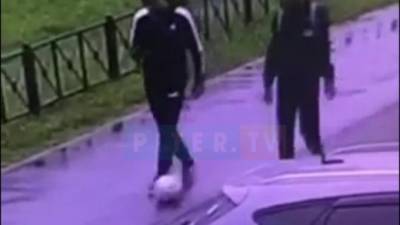 Петербургские подростки обстреляли детей из пневмата и ограбили