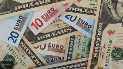 Доллар и евро подорожали на открытии Московской биржи