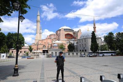 Россиянка раскрыла необходимую для комфортного проживания в Турции сумму денег