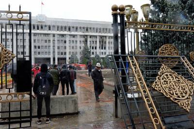 Оппозиция Киргизии создала Координационный совет по передаче власти