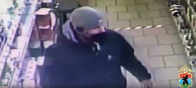 Полиция ищет грабителя, силой забравшего товар в магазине Карелии (ВИДЕО)