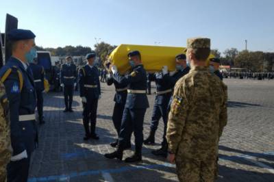 Крушение Ан-26: в Харькове прошла церемония прощания с погибшими курсантами и офицерами