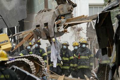 Три человека погибли при обрушении здания в США