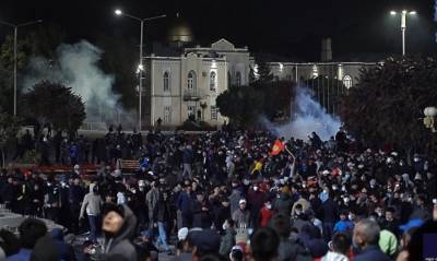 ЦИК Киргизии по требованию протестующих отменил итоги парламентских выборов
