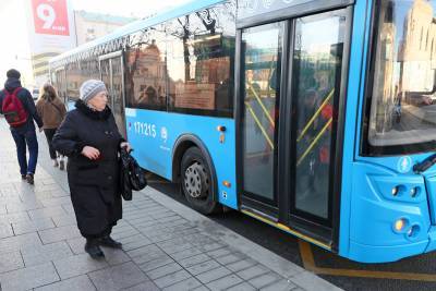 В Москве временно отменили льготный проезд для школьников и пожилых