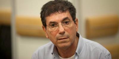 Профессор Габи Барабаш: «Трамп плюнул в лицо медперсоналу»
