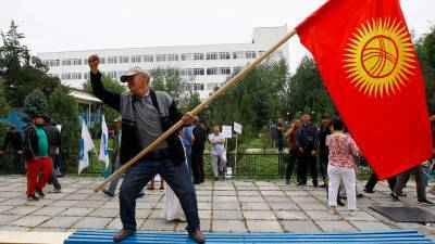 В результате протестов в Киргизии пострадали 686 человек
