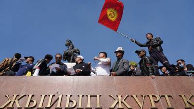 Центризбирком Киргизии вернется к вопросу самороспуска позже