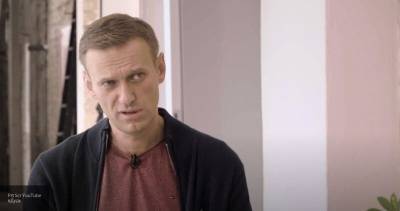 В интервью Дудю Навальный не исключил версии отравления сотрудниками ФБК