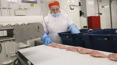 Россельхозбанк назвал объем роста российского экспорта мяса птицы