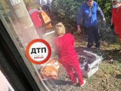 Трагедия в Боярке: бросившаяся под поезд школьница оставила странную публикацию в соцсети