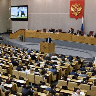 Путин отметил стабилизирующую роль парламентских партий в России