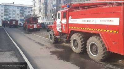 Спасатели ликвидировали пожар на складе с пиротехникой в Ростовской области