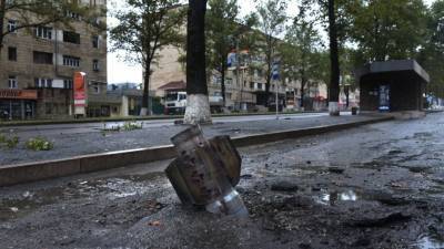 Видео очередной массированной атаки на Степанакерт