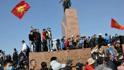 Революция или клановые разборки? Что думают о событиях в Кыргызстане эксперты