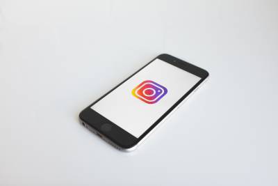 Иконка Polaroid, архив и карта историй: в Instagram появились новые функции в честь десятилетия приложения